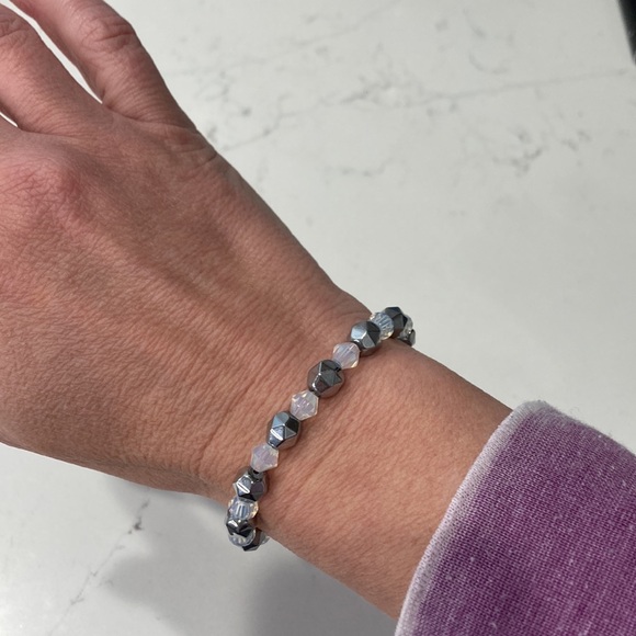 Iced silver lining bracelet- silver hematite with Opal crystals - Picture 4 of 6